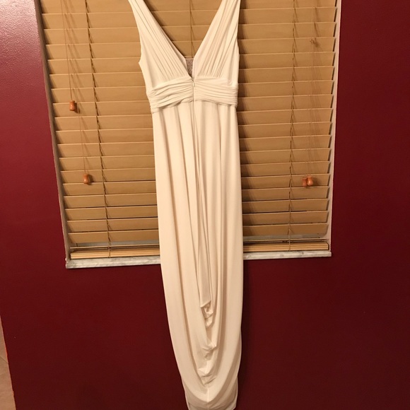 Gorgeous white gown - Picture 3 of 4